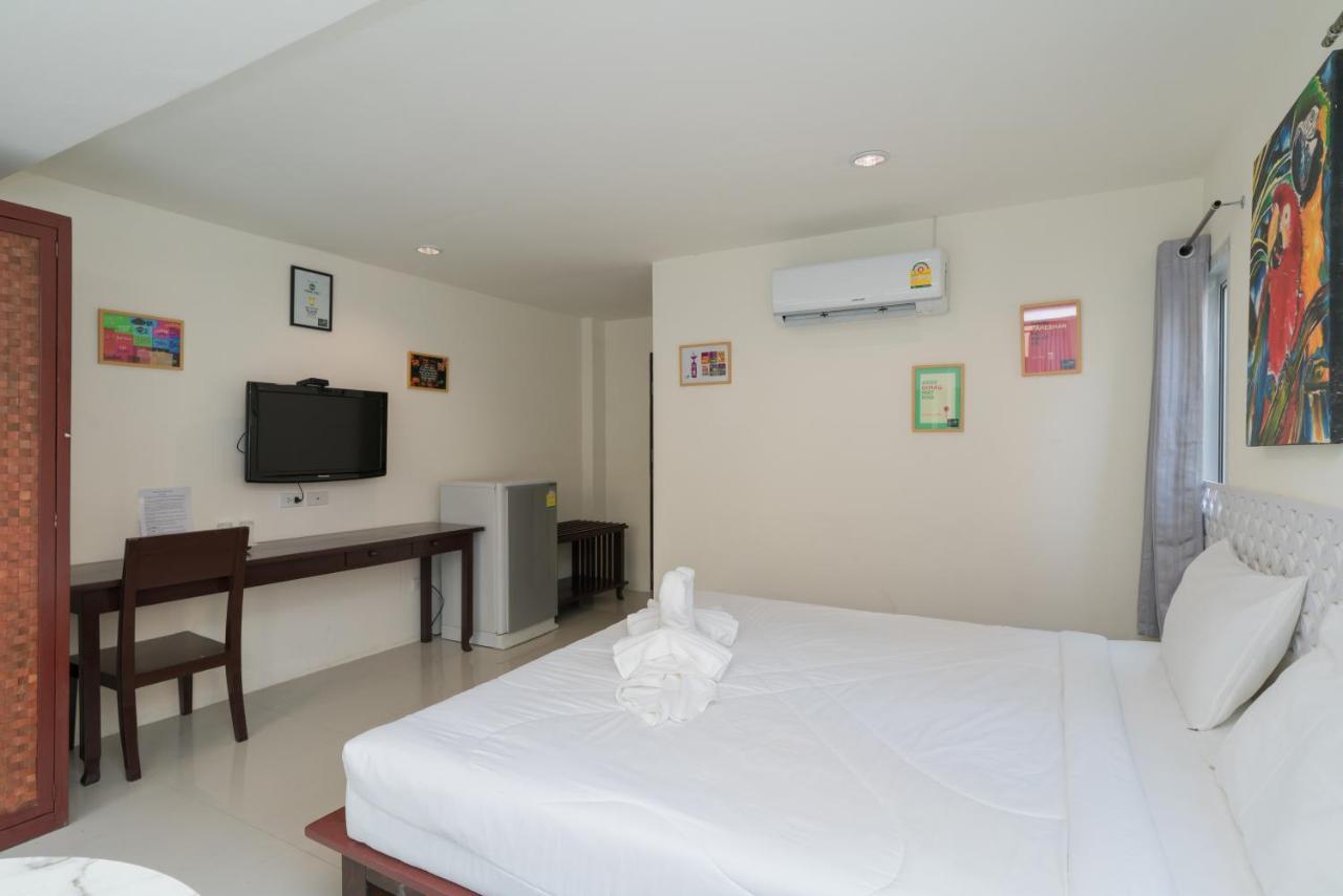 Hangover Inn Phuket Exteriör bild