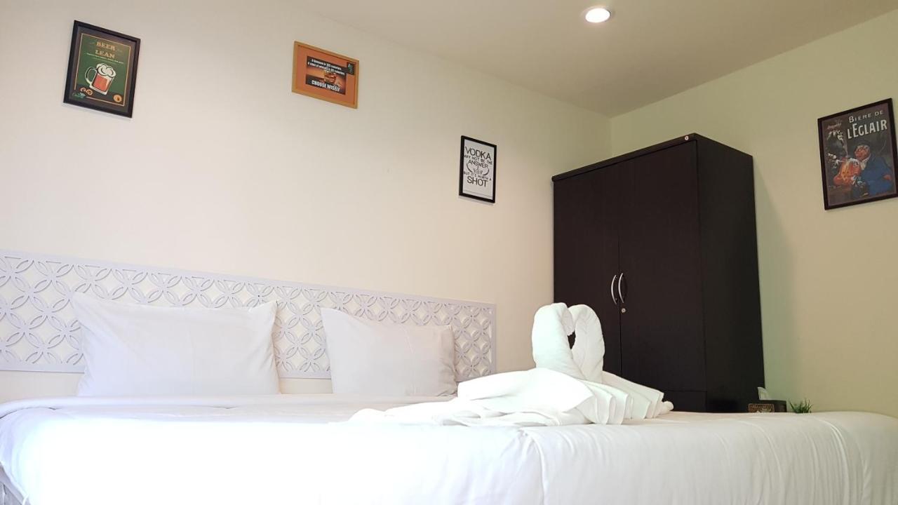 Hangover Inn Phuket Exteriör bild