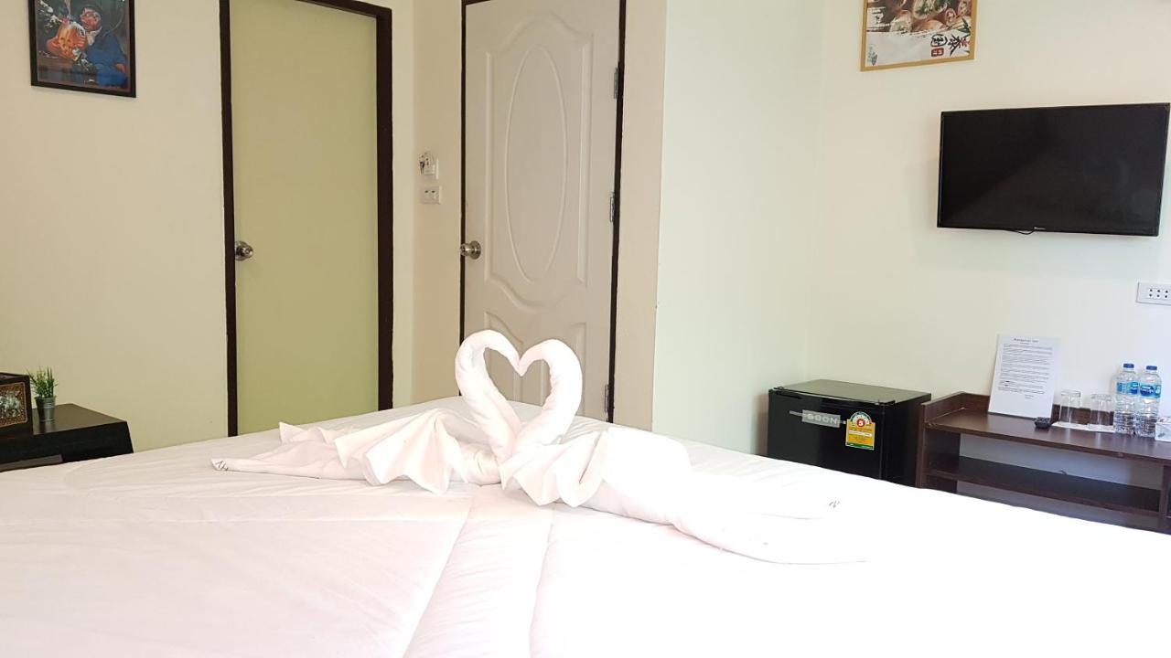 Hangover Inn Phuket Exteriör bild